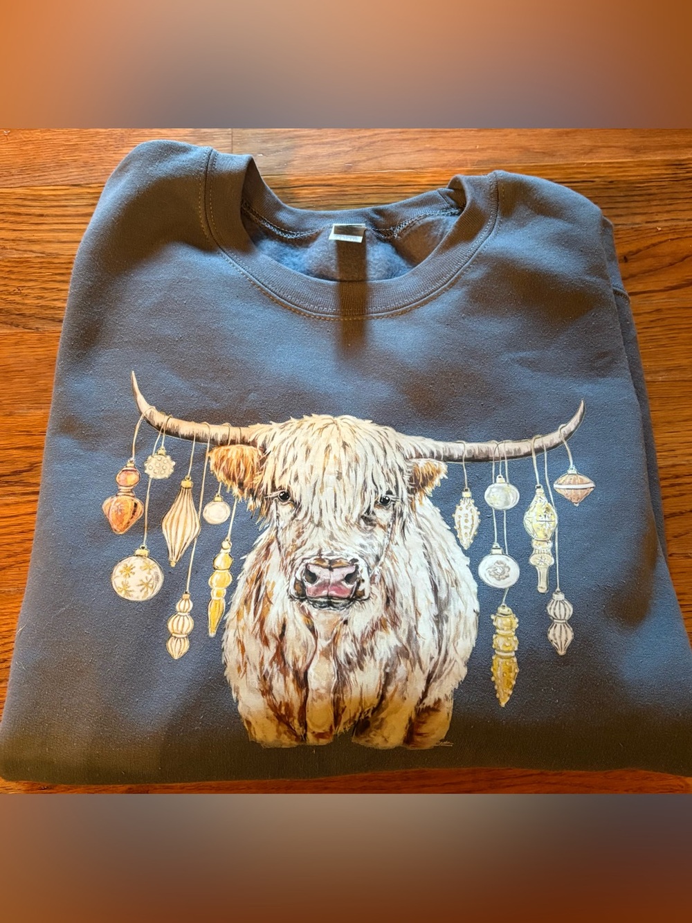 Gildan LS Sweatshirt w/Cow Graphic, NWOT